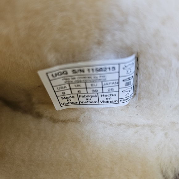 UGG Pumped Slide Clogs - Picture 9 of 12